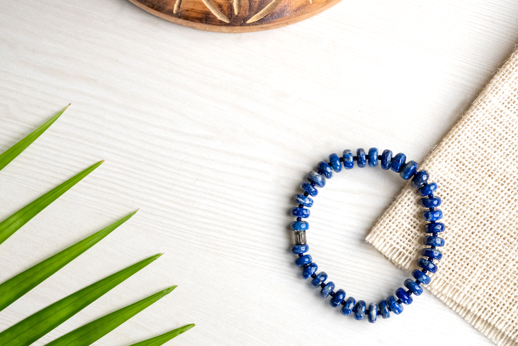 Product: Lapis lazuli (Healing stone) for wisdom, self-expression, insomnia, dipression & thyroid issues